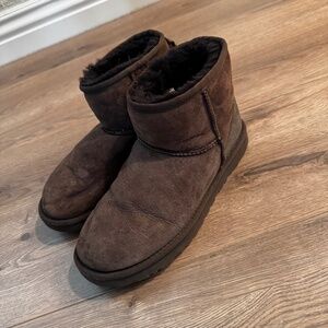 UGG Women's Classic Mini II